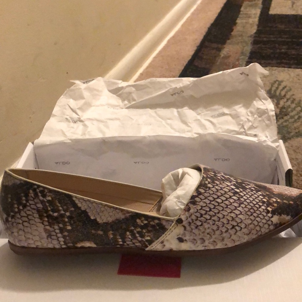 Women brand new light weight shoes - Picture 3 of 9